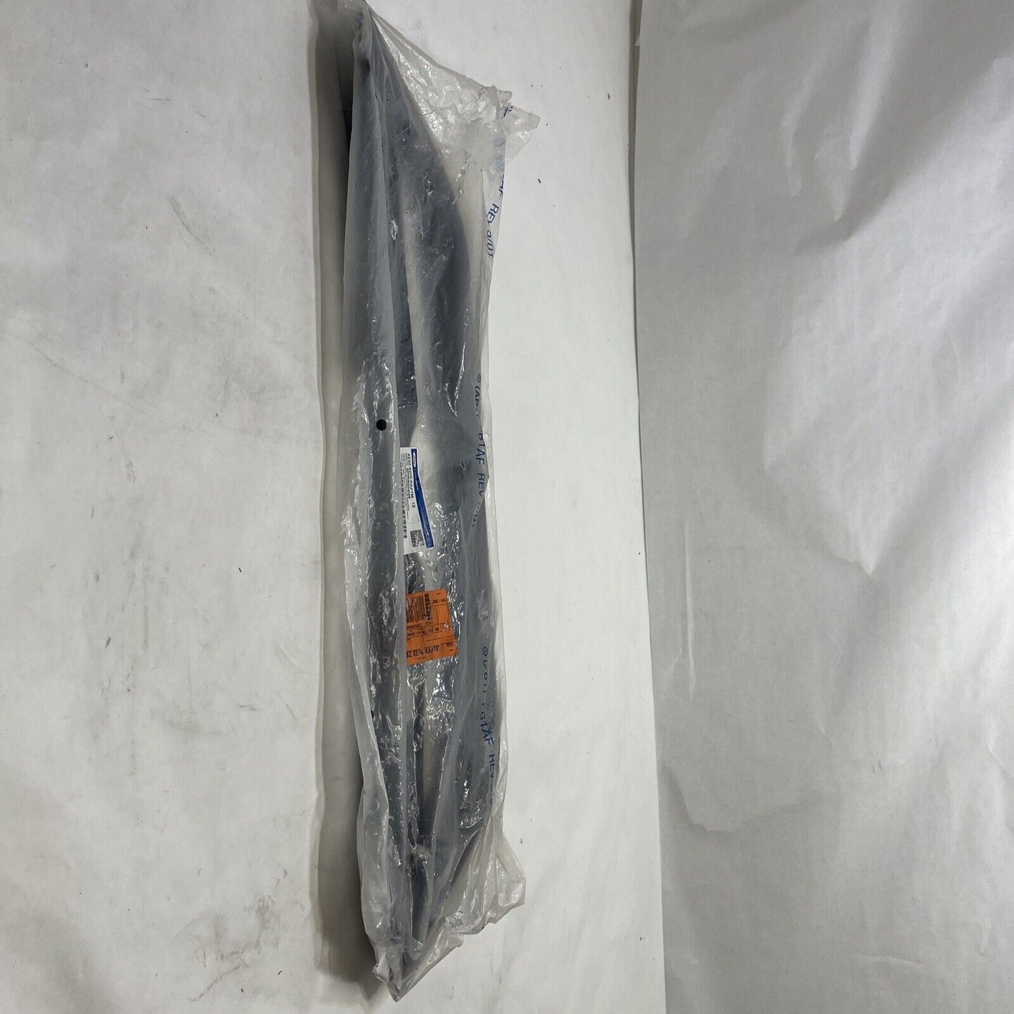 New OEM Ford Fiesta-Grille Grill 2011-13 AE8Z8200KAPTM