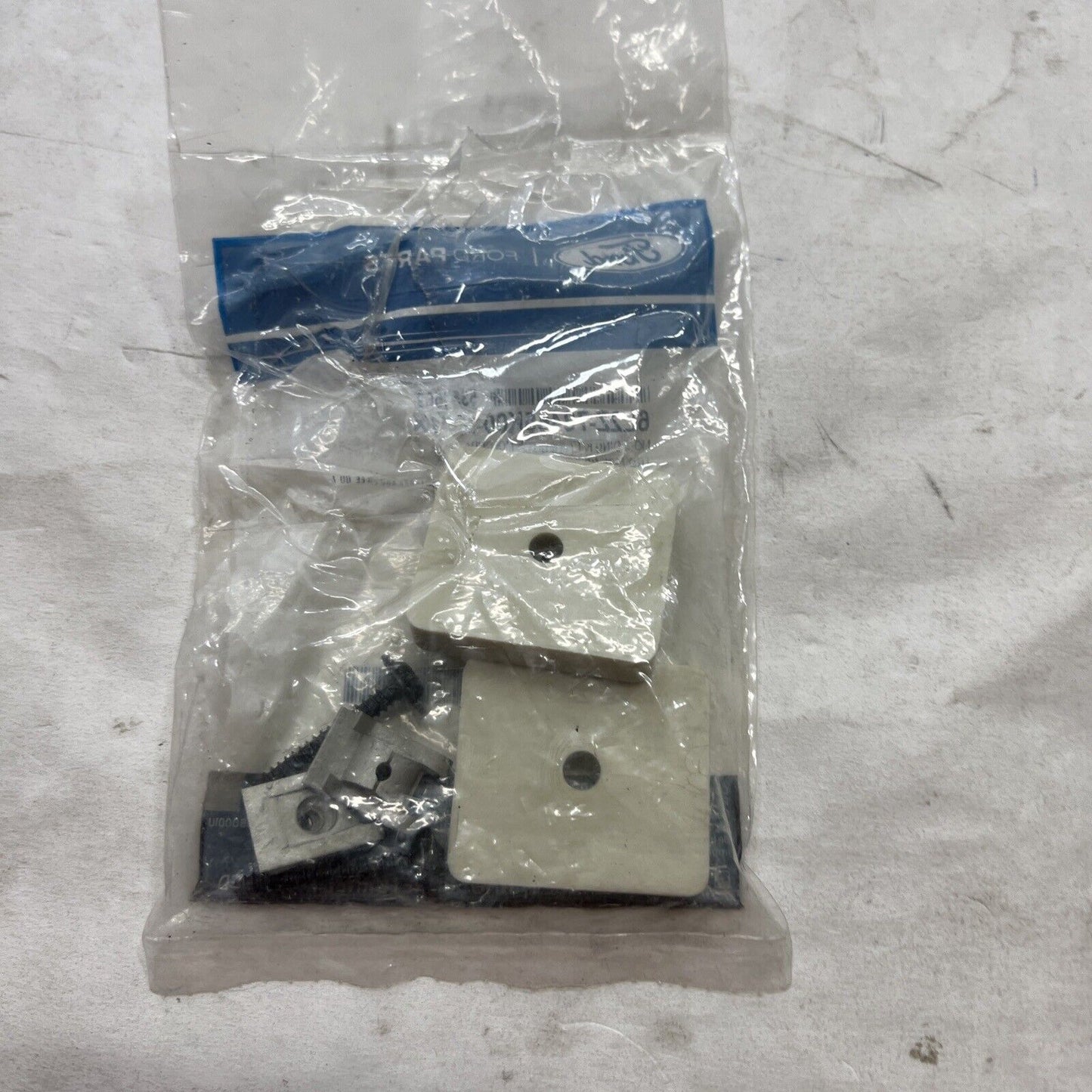 New OEM Genuine Ford Explorer 2006-2010 Front Molding Retainer 6L2Z78465K00A