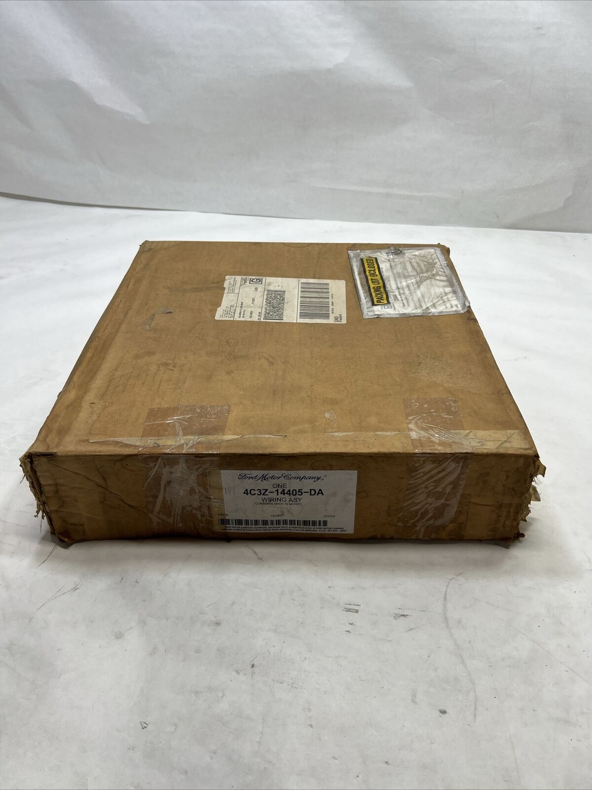 New OEM Genuine Ford Wiring Assembly 4C3Z14405DA