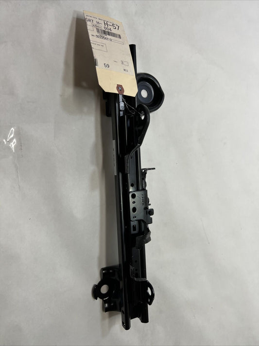 New OEM Genuine Mopar Fiat 500X 2016-2020 Driver Side Seat Track 68270858AA